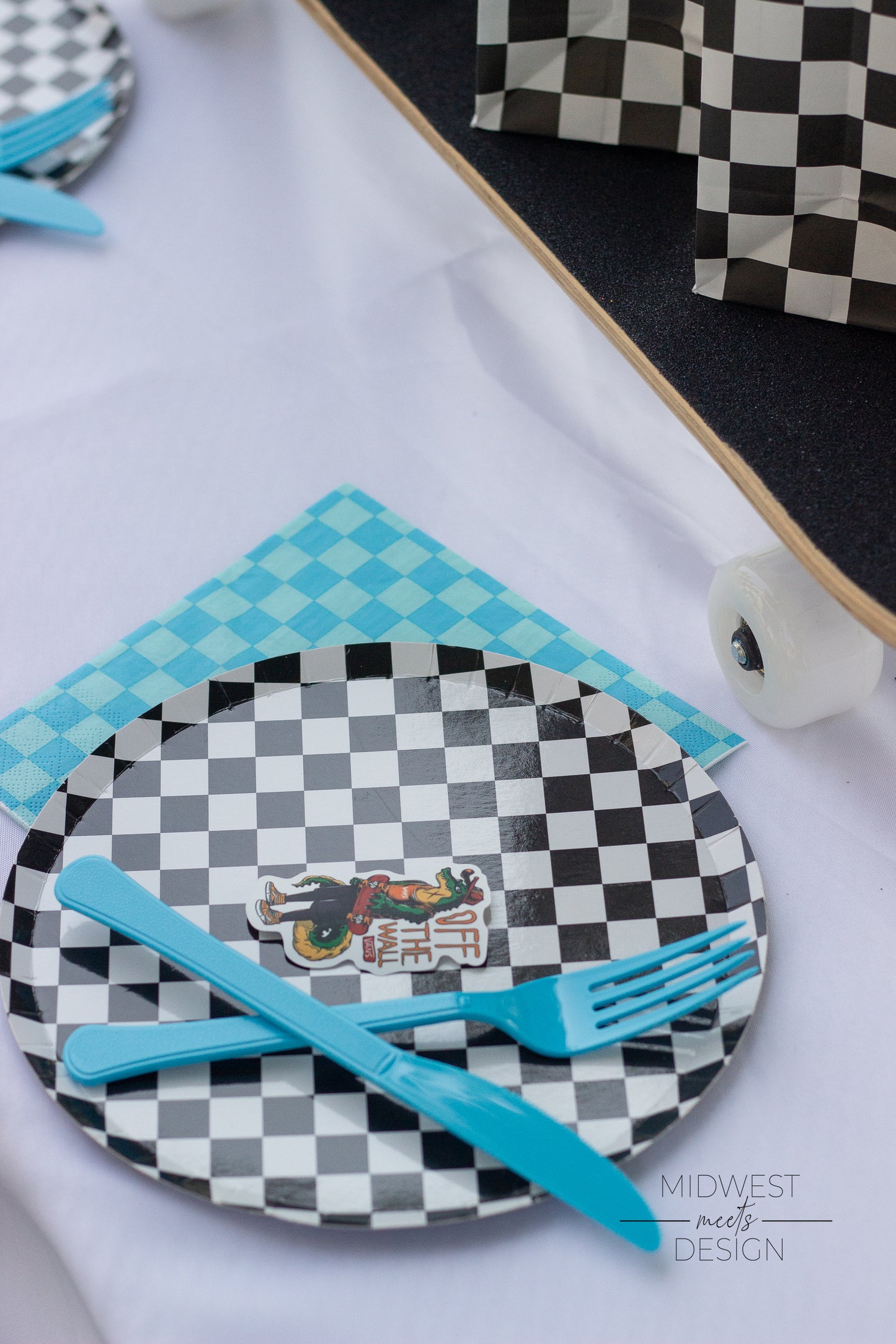 Checkered Blue Large Napkins - 16 Pk.